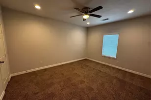 8205 Oak Knoll Ln, Houston, TX 77028 - Photo 9