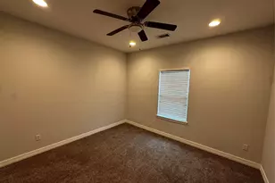 8205 Oak Knoll Ln, Houston, TX 77028 - Photo 13