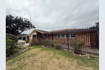 822 Hidden Valley Drive, Houston, TX 77088 - Photo 47