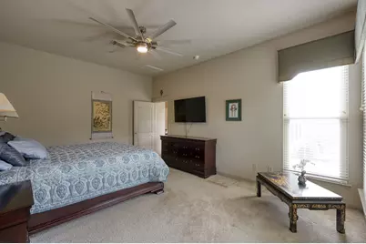 74 W Tapestry Park Circle, The Woodlands, TX 77381 - Photo 17
