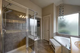 74 W Tapestry Park Cir, The Woodlands, TX 77381 - Photo 21