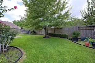 74 W Tapestry Park Cir, The Woodlands, TX 77381 - Photo 35