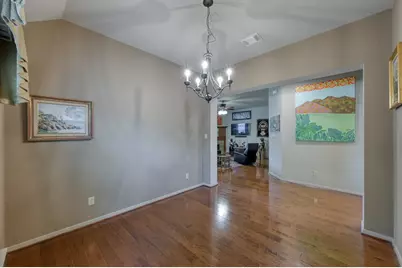 74 W Tapestry Park Circle, The Woodlands, TX 77381 - Photo 9