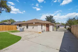 10423 Alcott Dr, Houston, TX 77043 - Photo 17