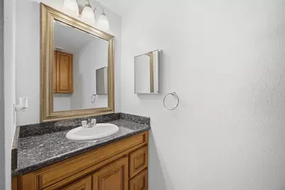 10423 Alcott Drive, Houston, TX 77043 - Photo 11