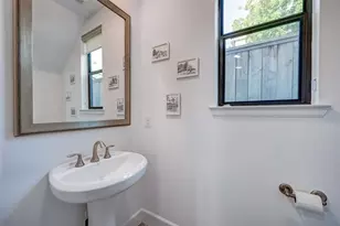 1208 Peden St, Houston, TX 77006 - Photo 5