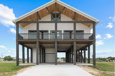809 W Taylor Avenue, Port O'Connor, TX 77982 - Photo 1