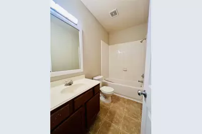 1721 Claremont Garden Circle, Houston, TX 77047 - Photo 7