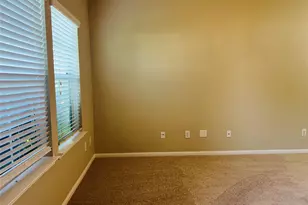 1721 Claremont Garden Cir, Houston, TX 77047 - Photo 9