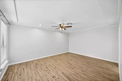 5610 Longforest Drive, Houston, TX 77088 - Photo 21