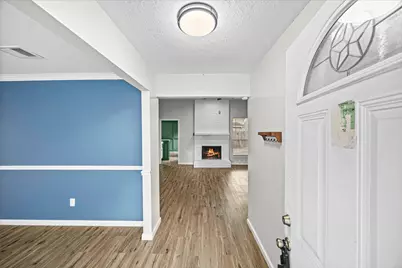 5610 Longforest Drive, Houston, TX 77088 - Photo 5