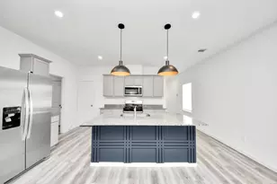 13517 Heritage Mdw Ln, Houston, TX 77047 - Photo 5