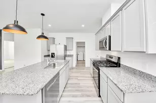 13517 Heritage Mdw Ln, Houston, TX 77047 - Photo 9