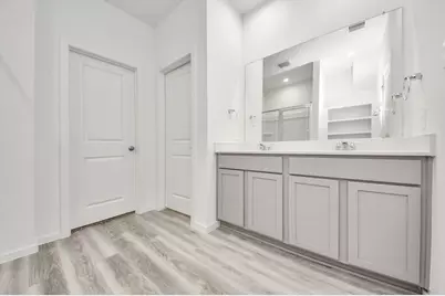 13517 Heritage Meadow Lane, Houston, TX 77047 - Photo 17