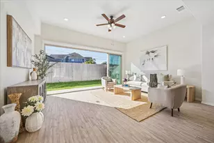 4017 Delta Rose St, Houston, TX 77018 - Photo 3