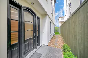314 W Clay St, Houston, TX 77019 - Photo 9