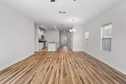 4203 W Bayou Maison Circle, Dickinson, TX 77539 - Photo 9