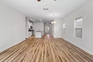 4203 W Bayou Maison Cir, Dickinson, TX 77539 - Photo 9