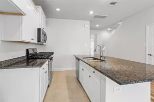 4203 W Bayou Maison Cir, Dickinson, TX 77539 - Photo 11