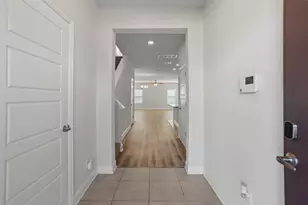 4203 W Bayou Maison Cir, Dickinson, TX 77539 - Photo 5