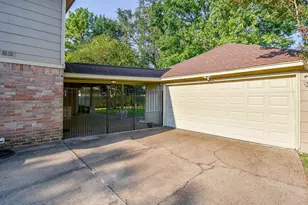 9203 S Pass Ln, Houston, TX 77064 - Photo 43