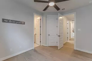 56 Venetia Grove Dr, The Woodlands, TX 77375 - Photo 35