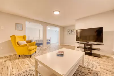 1917 Avenue M 1/2, Galveston, TX 77550 - Photo 11