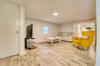 1917 Avenue M 1/2, Galveston, TX 77550 - Photo 13