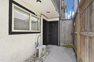 1603 Welch St, Houston, TX 77006 - Photo 7