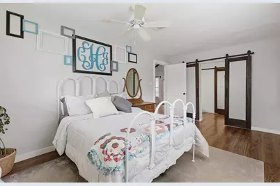 221 Oak Road, Clear Lake Shores, TX 77565 - Photo 9