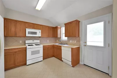 5046 Willow Point Drive, Conroe, TX 77303 - Photo 11