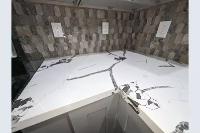 5634 Canterway Drive, Houston, TX 77048 - Photo 9