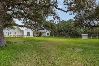 1800 County Road 122, Hallettsville, TX 77964 - Photo 5
