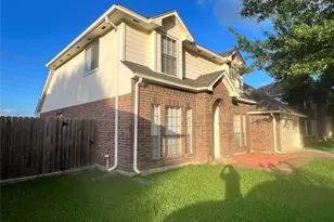 510 Oak Briar Dr, Kemah, TX 77565 - Photo 3