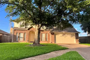 510 Oak Briar Dr, Kemah, TX 77565 - Photo 1
