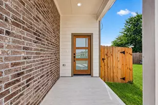 8110 Carver Rd, Houston, TX 77088 - Photo 3
