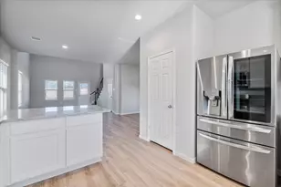 10610 Scrub Oak Dr, Rosharon, TX 77583 - Photo 9