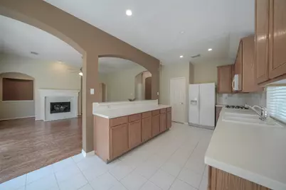 39 Belcarra Place, The Woodlands, TX 77382 - Photo 9