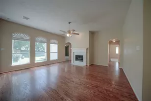 39 Belcarra Pl, The Woodlands, TX 77382 - Photo 7