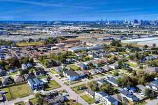 3329 Stassen St, Houston, TX 77051 - Photo 43
