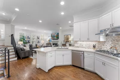 2126 Briarglen Drive, Houston, TX 77027 - Photo 13