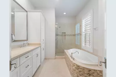 2126 Briarglen Drive, Houston, TX 77027 - Photo 17