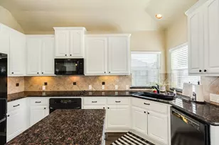 264 Lasso St, Angleton, TX 77515 - Photo 11