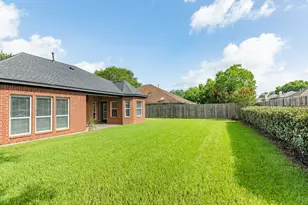 264 Lasso St, Angleton, TX 77515 - Photo 27