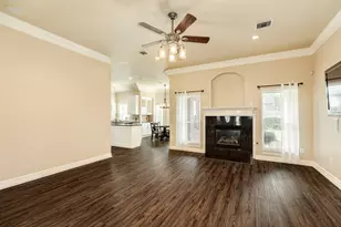 264 Lasso St, Angleton, TX 77515 - Photo 5