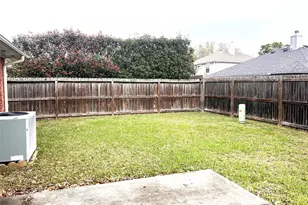 8239 Squires Pl Dr, Houston, TX 77083 - Photo 17
