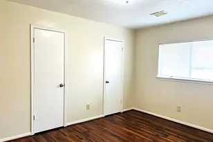 8239 Squires Pl Dr, Houston, TX 77083 - Photo 9