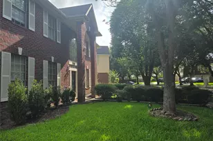 215 Birch Hill Dr, Sugar Land, TX 77479 - Photo 3