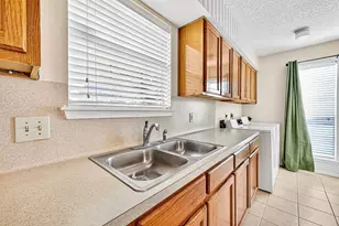 1515 Sandy Springs Rd, Houston, TX 77042 - Photo 7