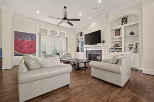 10929 Upland Park, Houston, TX 77043 - Photo 11